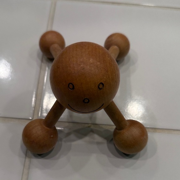 Handheld Wooden Massager - The Molecule - Picture 3 of 5